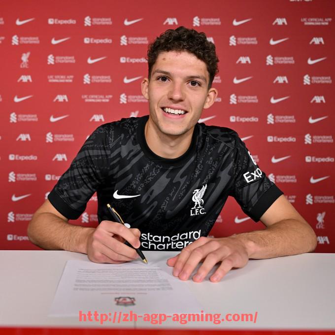 AG娱乐登录-英超公开出柜球员名单及社会影响力评价